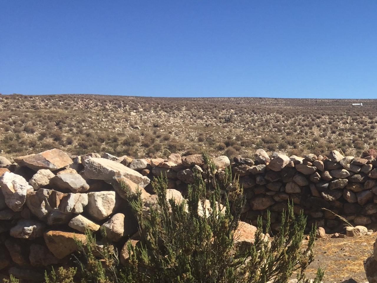 “Detalle de muros pircados en doble hilada, de patrón típicamente incaico en Tambo de Zapahuira, Ruta de la Sierra, Subtramo Putre - Zapahuira, Comuna de Putre, Región de Arica y Parinacota”