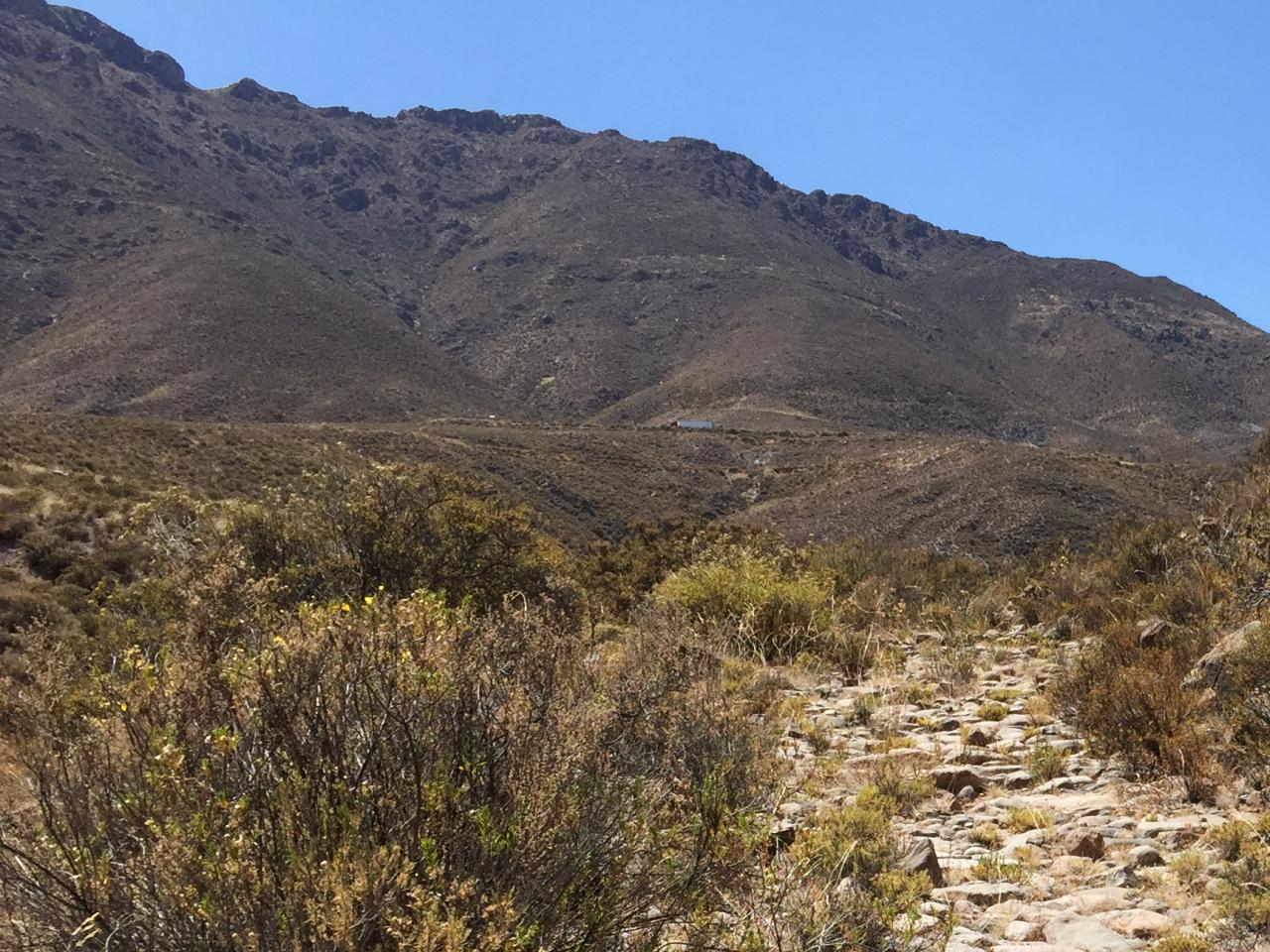 “Sección empedrada de camino, sección Socoroma Sur, Ruta de la Sierra, Subtramo Putre -Zapahuira, Comuna de Putre, Región de Arica y Parinacota”