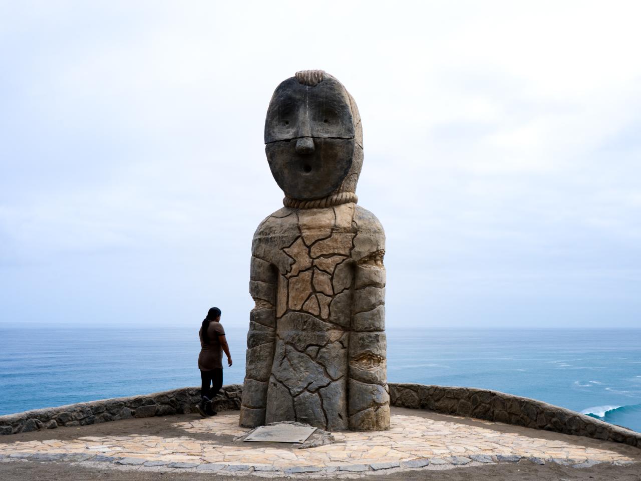 Escultura titulada &amp;quot;Momia guardiana&amp;quot;